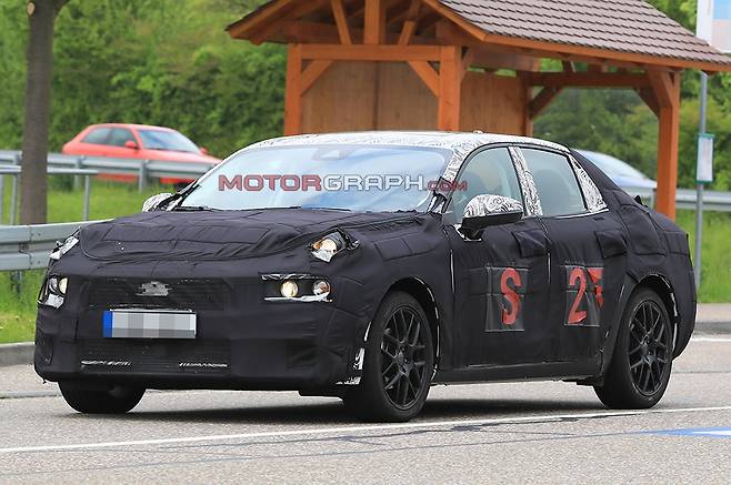 링크앤코 03 세단 시험주행차