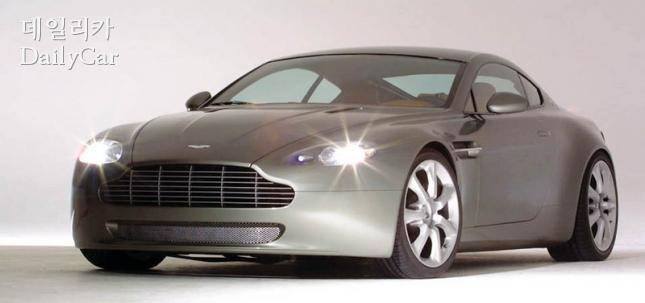 애스턴 마틴 뱅퀴시 (2010년 등장)