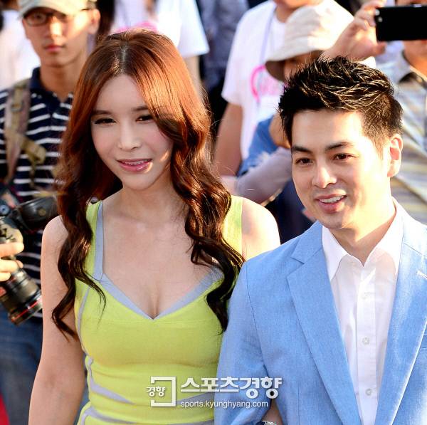 최근 합의이혼한 하리수와 미키정, 사진 경향DB