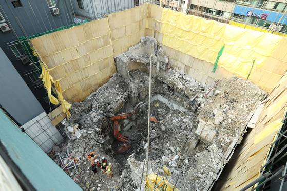 철거공사가 진행 중인 서울내 한 공사장 [사진 중앙포토]