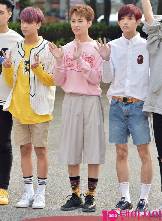 그룹 nct 태일,유타,재현이 16일 오전 서울 영등포구 여의도동 KBS신관 공개홀에서 진행된 KBS 뮤직뱅크 리허설에 참석하고 있다.