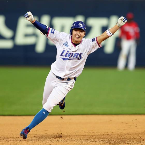 지난 3일 대구 삼성라이온즈파크에서 열린 KIA전 연장 10회 말 끝내기 안타를 때린 박해민. [사진 삼성 라이온즈]