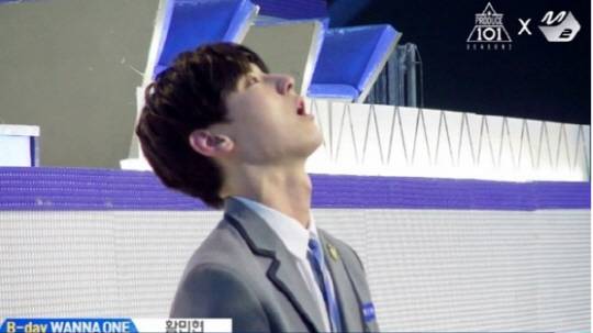 워너원 황민현, 뉴이스트 멤버들에 대한 미안함에 눈물