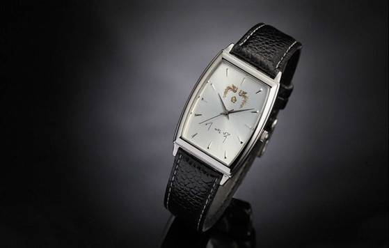 이명박 전 대통령 정부의 기념시계