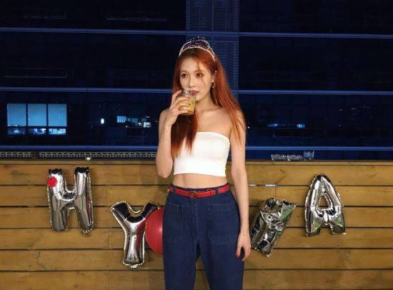 평소 화이트태닝을 즐기는 것으로 유명한 현아. 사진 = 현아 인스타그램 캡처