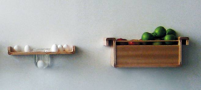 디자이너 류지현씨가 ‘냉장고로부터 음식을 구해 내자’ 프로젝트에서 선보인 작품들. 냉장고 없이 상온에서 채소 등을 보관하는 선반이다.