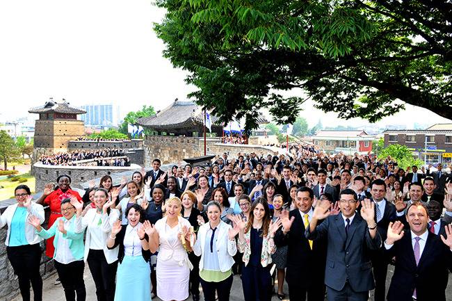 정조대왕의 효심이 깃든 수원화성을 탐방한 중남미·유럽권 제63차 해외성도방문단.