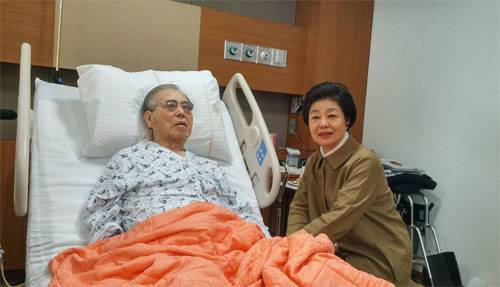 김종필 전 국무총리(왼쪽)와 박근령 전 육영재단 이사장. [사진 출처=신동욱 공화당 총재 페이스북]