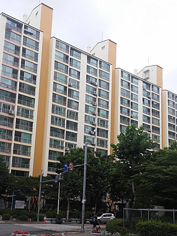 샘머리2단지 아파트./샘머리아공인중개개사무소 제공