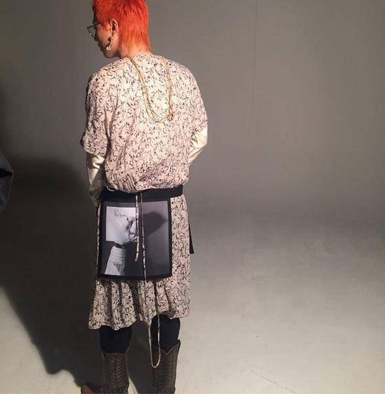 울프컷과 복고 패션 등 독특한 스타일로 주목받고 있는 혁오 밴드의 멤버 임현제. [사진 임현제 인스타그램]