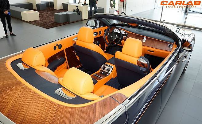 롤스로이스 'Dawn(던)'