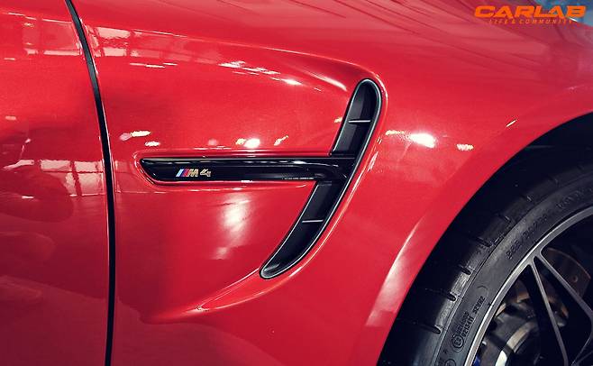 '컴페티션 패키지'가 기본 적용된 M4