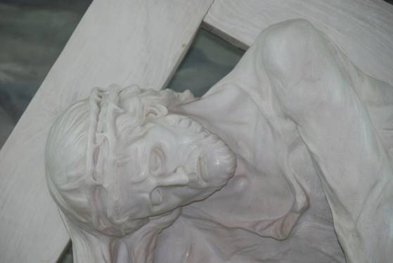 예수는 하늘나라에 가고자 한다면 자기 십자가를 짊어지라고 했다. 그게 예수가 설한 천국의 열쇠였다.