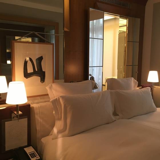 로얄 몽소 래플스 파리의 객실 내부. 유지연 기자.