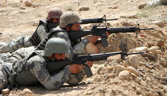 지난 17일(현지시간) 아프가니스탄 잘랄라바드 훈련센터에서 아프간 현지 경찰들이 훈련을 받고 있다. [신화=연합뉴스]
