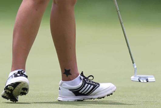 안신애가 발목에 새긴 별 모양의 문신.[사진 KLPGA]
