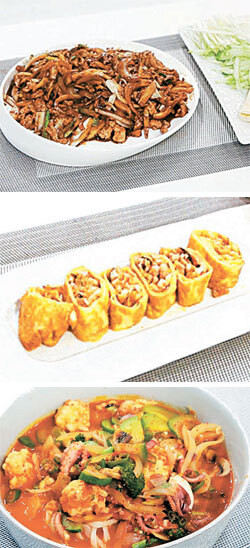 그가 JTBC ‘냉장고를 부탁해’에서 만든 요리들. 위에서부터 연복쌈·복꽃엔딩·완소짬뽕. [권혁재 사진전문기자]