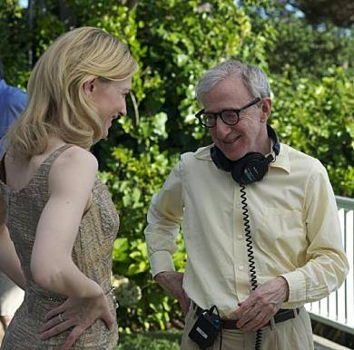 우디 앨런˙순이 프레빈, 35살 나이차 넘은 '세기의 불륜'에서 부부로…여전한 금슬 (사진='블루 재스민' 스틸컷)