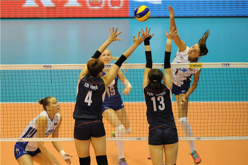 한국 여자 배구대표팀이 러시아의 높이에 속수무책으로 당했다. 사진=FIVB 제공