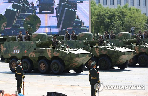 지난 9월 베이징  열병식에서 공개된 중국군의 가공할 무기들.(연합뉴스 자료사진)