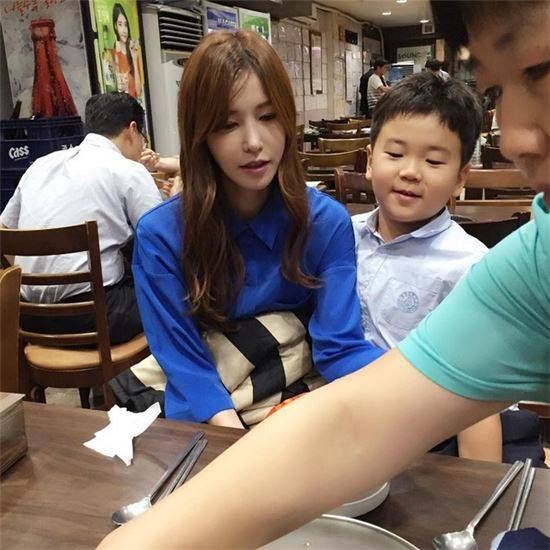 윤후 근황, 윤후 엄마 김민지. 사진=김민지 인스타그램 캡처
