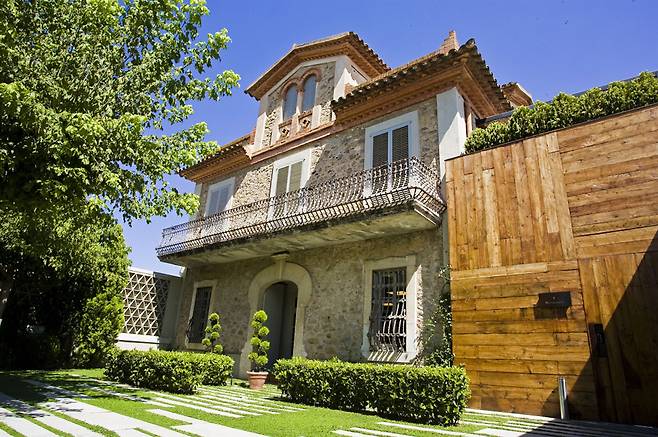 1911년 지어진 컨트리 하우스를 개조한 칸 로카 레스토랑.