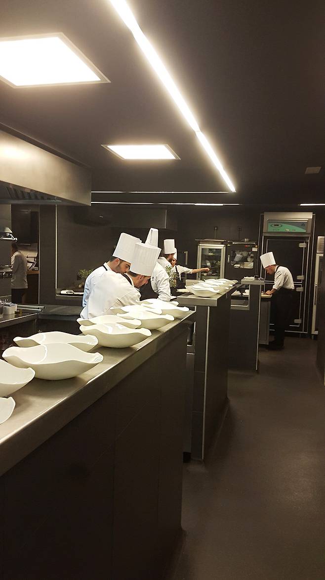 칸 로카의 주방.