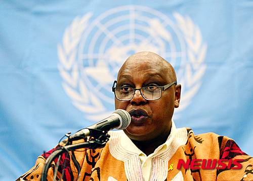 【서울=뉴시스】 배훈식 기자 = 마이나 키아이 유엔(UN) 평화적 집회 및 결사의 자유 특별보고관이 29일 오후 서울 중구 한국프레스센터에서 출국 기자회견을 열고 평화적 집회 보장 등 방한 기간동안 조사한 결과를 발표하고 있다. 2016.01.29. dahora83@newsis.com