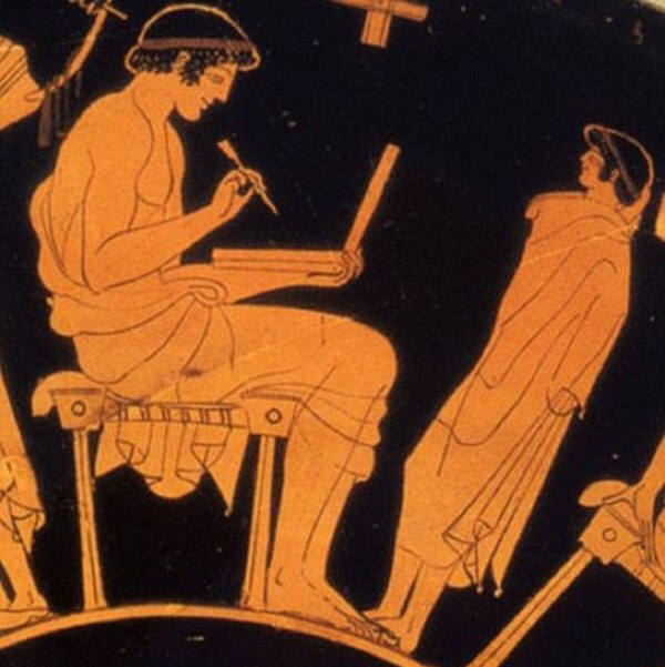 고대 그리스 도자기 암포라에 그려진 모습을 보면 노트북컴퓨터(?)에 스타일러스,또는 펜을 사용하는 모습이 그려지고 있다. 이것은 과연 당시에 사용되던 밀납 서판일까 아니면 노트북컴퓨터일까. 사진=위키미디아