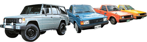 뼈대만 남겨둔 채 완전히 재복원된 갤로퍼 리스토어 차량(사진 왼쪽)과 1970~80년대 원형 그대로 복원 된 순정형 포니 픽업트럭들. [사진 모헤닉, 김상국씨]
