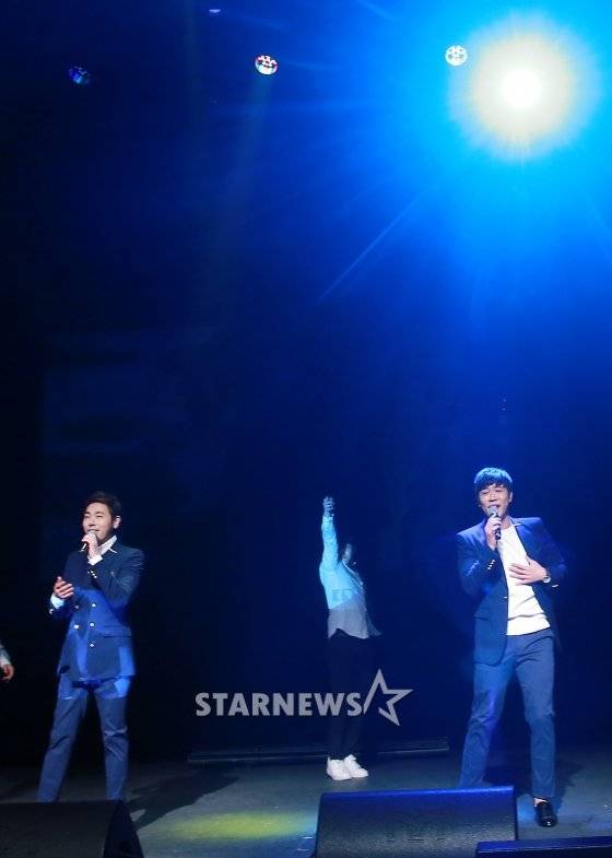 두스타의 공연 모습 /사진=김창현 기자