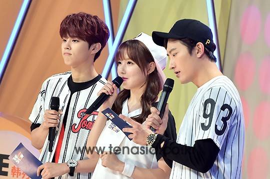 가수 우신, 예린, 조미가 24일 오후 서울 상암동 SBS 프리즘타워에서 열린 SBS MTV ‘더쇼’ 시즌5 생방송 진행을 맡고 있다.
