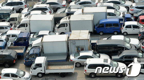 서울 성동구 장한평중고차매매단지에 경유차를 비롯한 차량들이 판매를 기다리고 있다. © News1 박세연 기자