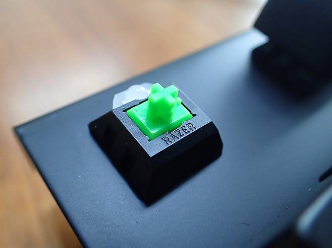 레이저 녹축 스위치