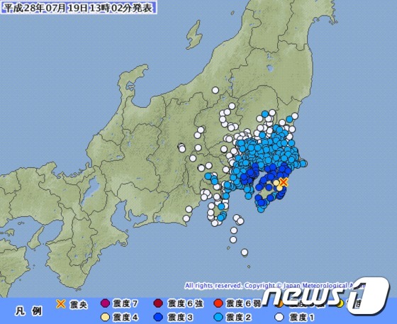지난 19일 오후 12시57분 일본 지바현 동쪽 앞바다에서 리히터 규모(M) 5.2의 지진이 발생했다. X가 진앙 표시 (일본 기상청 제공) © News1