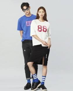 에잇세컨즈가 배달의민족과 콜라보레이션을 진행, 43개 아이템을 선보인다. ⓒ삼성물산 패션부문