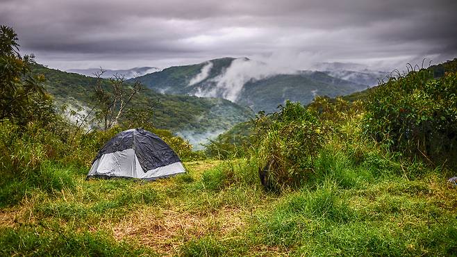안데스 산맥 해발 2천미터. 텐트와 침낭은 무지개 모임에 참여하기 위한 필수품이다. 노동효 제공