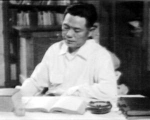 1956년 자신의 서재에서 책을 읽는 죽산 조봉암 선생의 모습. /사진=위키미디어