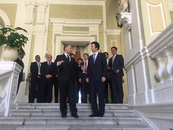 윤병세 장관이 조셉 무스카트 총리를 예방하고 있다/사진제공=외교부