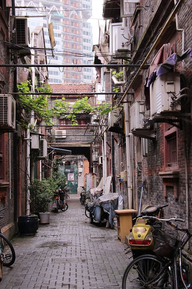 상하이의 오래된 주택가. 얽히고 설킨 골목이 많아 길을 잃기 쉽다.