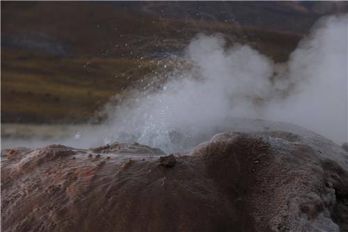 칠레 아타카마 사막에 있는 '엘 타티오' 간헐천