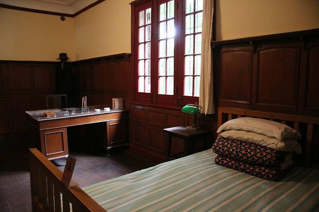 쓰난루에는 중국인이 가장 사랑하는 역대 총리인 ‘저우언라이’, 중국 혁명의 아버지 ‘쑨원’의 옛 거처가 있다.