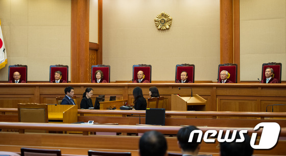 박한철 헌법재판소장을 비롯한 헌법재판관들. /뉴스1 © News1 유승관 기자