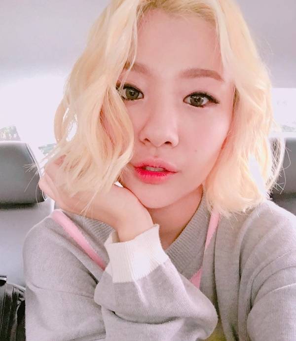 '볼빨간 사춘기' 안지영이 청순한 미모를 뽐냈다. 사진=안지영 인스타그램