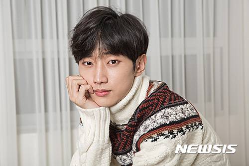 【서울=뉴시스】진영, 그룹 'B1A4' 멤버(사진=WM엔터테인먼트)