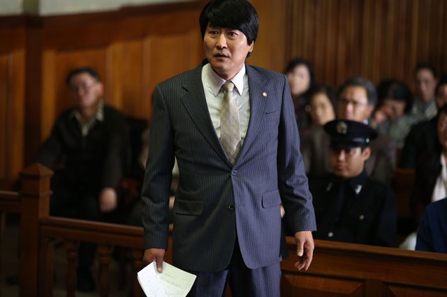 영화 '변호인'은 노무현 전 대통령의 젊은 시절을 소재로 삼아 1,137만 관객을 모았다. NEW 제공