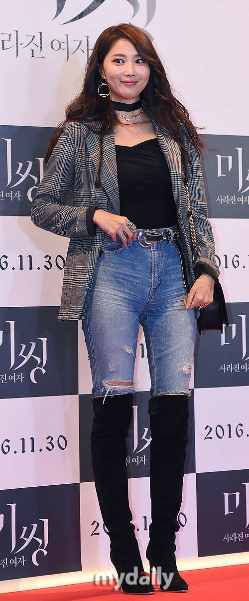 ▲오윤아 '대체 허리가 어디야?'