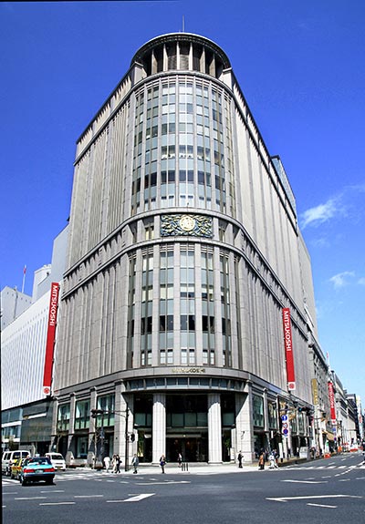 2004년 문 연 미쓰코시백화점 니혼바시 본점 신관.