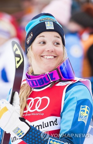스웨덴 스키선수 안나 홀룬트. [EPA=연합뉴스]