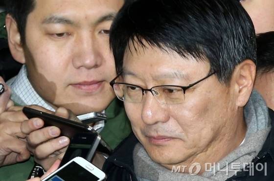 박지만 EG회장(59)이 2014년 12월15일 검찰 조사를 받기 위해 서울중앙지검으로 출두하고 있다. /사진=이동훈 기자